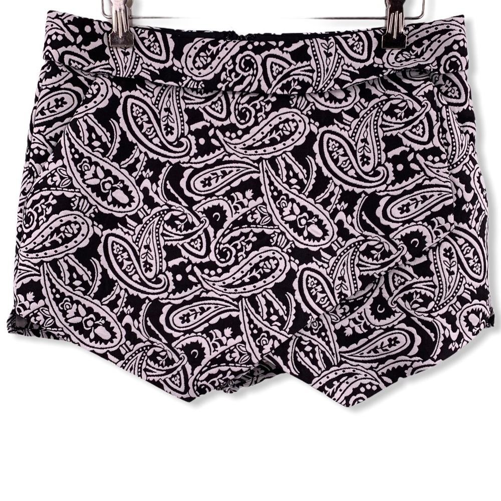 Forever 21 Black White Paisley High Waist Short Large‎